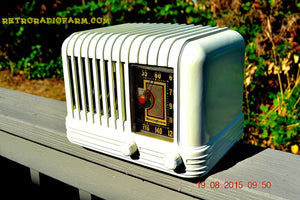 SOLD! - Nov 24, 2015 - BEAUTIFUL Art Deco Golden Age 1940 Westinghouse WR-176 Bakelite AM Tube Radio Works! - [product_type} - Westinghouse - Retro Radio Farm