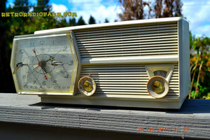 SOLD! - Dec 25, 2015 PAPER WHITE Mid Century Retro Jetsons Vintage 1957 RCA Victor Model 8-C-6E AM Tube Radio Works! - [product_type} - RCA Victor - Retro Radio Farm