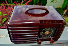 Load image into Gallery viewer, SOLD! - Sept 22, 2015 - GOLDEN AGE Art Deco WWII Era Vintage 1942 Zenith 6D612 AM Tube Radio Sounds Great! - [product_type} - Zenith - Retro Radio Farm