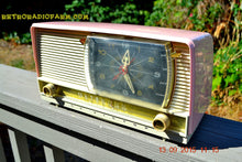 画像をギャラリービューアに読み込む, SOLD! - Oct 21, 2016 - BEAUTIFUL Powder Pink And White Retro Jetsons 1956 RCA Victor 9-C-71 Tube AM Clock Radio WORKS! - [product_type} - Vintage Radio - Retro Radio Farm