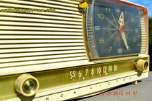 画像をギャラリービューアに読み込む, SOLD! - Oct 21, 2016 - BEAUTIFUL Powder Pink And White Retro Jetsons 1956 RCA Victor 9-C-71 Tube AM Clock Radio WORKS! - [product_type} - Vintage Radio - Retro Radio Farm