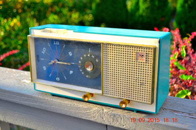 SOLD! - Aug 22, 2017 - TURQUOISE Mid Century Vintage Retro Westinghouse Model H718T5 AM Tube Radio Alarm Clock Works!