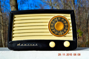 売れました！ - 2016 年 1 月 6 日 - Bluetooth MP3 対応 - ブラックとアイボリー レトロ ヴィンテージ ブラック アイボリー 1951 Admiral 5X13N 真空管 AM ラジオ