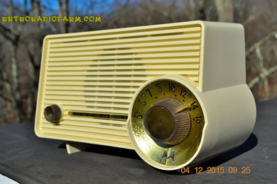 SOLD! - Jan 13, 2016 - IVORY Mocha Dragster Mid Century Retro Jetsons 1957-58 Motorola 5T22W Tube AM Radio Near Mint!