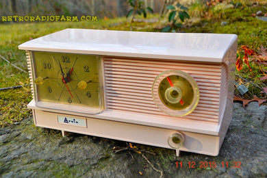 売れました！ - 2016.02.10 - パウダーピンク ヴィンテージ アンティーク ミッドセンチュリー 1961 アーヴィン モデル 51R23 真空管 AM クロック ラジオ レストアされ、非常に希少です。