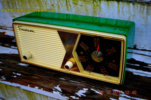 売れました！ - 2015/12/27 - プリスティン エメラルド グリーン 956 エマーソン モデル 876B 真空管 AM ラジオ ミッドセンチュリー レアカラー サウンドは素晴らしい！