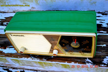 Charger l&#39;image dans la galerie, SOLD! - Dec 27, 2015 - PRISTINE EMERALD GREEN  956 Emerson Model 876B Tube AM Radio Mid Century Rare Color Sounds Great! - [product_type} - Emerson - Retro Radio Farm