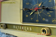 画像をギャラリービューアに読み込む, SOLD! - May 3, 2016 - BEAUTIFUL Powder Pink And White Retro Jetsons 1958 RCA Victor 9-C-71 Tube AM Clock Radio Works Great! - [product_type} - Vintage Radio - Retro Radio Farm