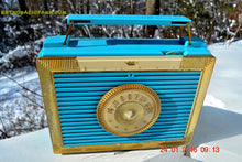 画像をギャラリービューアに読み込む, SOLD! - Dec 9, 2017 - CLEOPATRA Teal and Gold Vintage Antique Mid Century 1955 Bulova Companion Model 206 Portable Tube AM Radio Bling! Bling! - [product_type} - Bulova - Retro Radio Farm