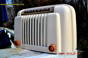SOLD! - Jan 29, 2016 - BLUETOOTH MP3 READY - Smart Looking 1947 Ivory Bendix Aviation Model 526A Bakelite AM Tube AM Radio Totally Restored! - [product_type} - Bendix Aviation - Retro Radio Farm