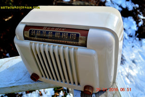 売れました！ - 2016 年 1 月 29 日 - Bluetooth MP3 対応 - スマートな外観の 1947 年製アイボリー ベンディックス航空モデル 526A ベークライト AM 管 AM ラジオが完全に復元されました。