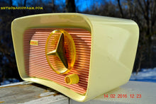 Load image into Gallery viewer, SOLD! - Mar 11, 2016 - SO JETSONS LOOKING Retro Vintage Pink and Black 1959 Travler T-204 AM Tube Radio So Cute! - [product_type} - Travler - Retro Radio Farm
