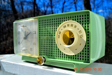 売れました！ - 2016 年 5 月 4 日 - Bluetooth MP3 対応 - ミント グリーン 1958 レトロ ヴィンテージ Jetsons GE ゼネラル エレクトリック チューブ AM ラジオ モデル C435 ラジオは動作します。