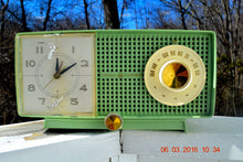 Charger l&#39;image dans la galerie, SOLD! - May 4, 2016 - BLUETOOTH MP3 READY - Mint Green 1958 Retro Vintage Jetsons GE General Electric Tube AM Radio Model C435 Radio Works!! - [product_type} - General Electric - Retro Radio Farm