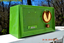 Charger l&#39;image dans la galerie, SOLD! - Apr 12, 2017 - BLUETOOTH MP3 READY - Grasshopper Green Retro Jetsons Vintage 1955 Arvin 951T AM Tube Radio Works Great! - [product_type} - Arvin - Retro Radio Farm