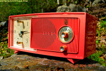 Charger l&#39;image dans la galerie, SOLD! - May 30, 2016 - BLUETOOTH MP3 Ready - Salmon Pink Mid Century Jetsons 1959 Zenith Model E514A Tube AM Clock Radio Works Great! - [product_type} - Zenith - Retro Radio Farm