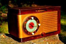 Charger l&#39;image dans la galerie, SOLD! - May 24, 2016 - BLUETOOTH MP3 READY - Art Deco 1952 General Electric Model 66 AM Brown Bakelite Tube Clock Radio Totally Restored! - [product_type} - General Electric - Retro Radio Farm