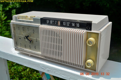 SOLD! - Apr 15, 2017 - BLUETOOTH MP3 READY - Paper White Retro Jetsons 1961 Motorola Model C12P46 Tube AM Clock Radio Totally Restored!