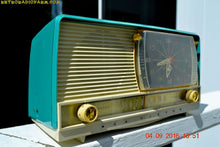 画像をギャラリービューアに読み込む, SOLD! - Oct 22, 2016 - BEAUTIFUL Turquoise And White Retro Jetsons 1958 RCA Victor 9-C-71 Tube AM Clock Radio Works Great But Has Cracks! - [product_type} - RCA Victor - Retro Radio Farm