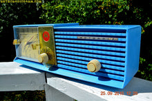 画像をギャラリービューアに読み込む, SOLD! - Dec 15, 2016 - CORNFLOWER BLUE Bi-level Retro Jetsons 1957 Motorola 57CD Tube AM Clock Radio Some Issues - [product_type} - Motorola - Retro Radio Farm