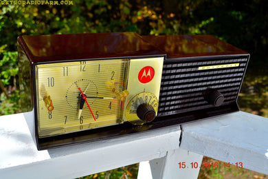 SOLD! - Dec 17, 2016 - IMMACULATE Expresso Bi-level Retro Jetsons 1957 Motorola 57CD Tube AM Clock Radio Pristine!