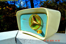 Charger l&#39;image dans la galerie, SOLD! - Jan 30, 2017 - SO JETSONS LOOKING Retro Vintage Turquoise and White 1959 CBS Model T201 AM Tube Radio So Cute! - [product_type} - CBS - Retro Radio Farm