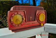 Charger l&#39;image dans la galerie, SOLD! - Oct 28, 2016 - ROSE PINK Retro Jetsons 1954 Stewart Warner Model 9187-J Tube AM Clock Radio Sounds Great! - [product_type} - Admiral - Retro Radio Farm