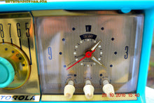 画像をギャラリービューアに読み込む, SOLD! - Dec 13, 2016 - VIVID Turquoise Retro Jetsons 1957 Motorola 57CC Tube AM Clock Radio Totally Restored! - [product_type} - Motorola - Retro Radio Farm