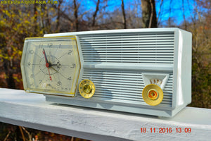 SOLD! - Oct. 25, 2018 - Paper White RCA Victor 8-C-5E Clock Radio 1959 Tube AM Clock Radio