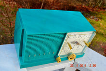 画像をギャラリービューアに読み込む, SOLD! - Nov 14, 2017 - REAL TEAL DEAL Mid-Century Retro Vintage 1959 Philco Model F-752-124 AM Tube Clock Radio Totally Restored! - [product_type} - Philco - Retro Radio Farm