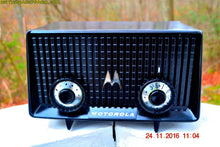 画像をギャラリービューアに読み込む, SOLD! - Dec 4, 2016 - GLOSS BLACK Mid Century Vintage Antique 1957 Motorola 56R AM Tube Radio Works Great! - [product_type} - Motorola - Retro Radio Farm