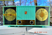 画像をギャラリービューアに読み込む, SOLD! - Dec 1, 2017 - STUNNING AQUA BLUE Mid Century Retro Jetsons 1957 Magnavox C5 Tube AM Clock Radio Works Great! - [product_type} - Magnavox - Retro Radio Farm