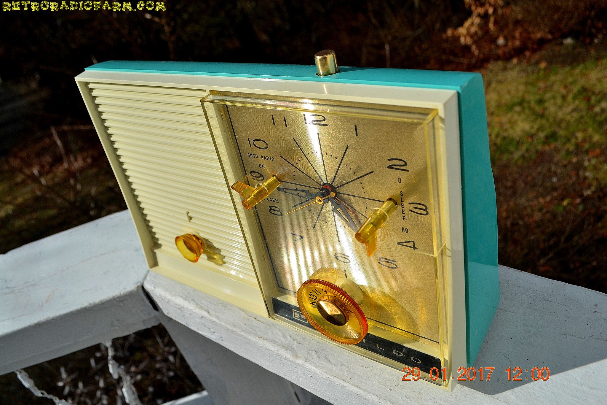 SOLD! - Apr 14, 2108 - TURQUOISE BEAUTY Mid-Century Retro Vintage 1959 Philco Model K-782-124 AM Tube Clock Radio Totally Restored! - [product_type} - Philco - Retro Radio Farm