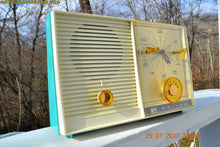 画像をギャラリービューアに読み込む, SOLD! - Apr 14, 2108 - TURQUOISE BEAUTY Mid-Century Retro Vintage 1959 Philco Model K-782-124 AM Tube Clock Radio Totally Restored! - [product_type} - Philco - Retro Radio Farm