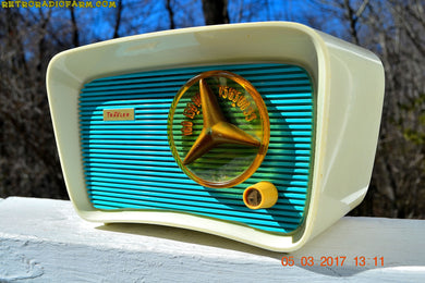 SOLD! - June 5, 2017 - SO JETSONS LOOKING Retro Vintage Turquoise and White 1959 Travler Model T-204 AM Tube Radio Near Mint!