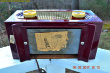 Charger l&#39;image dans la galerie, SOLD! - Mar 16, 2017 - MAROON Mid Century Retro Jetsons Vintage 1955 Zenith Model R511-R AM Tube Radio Excellent Condition! - [product_type} - Zenith - Retro Radio Farm
