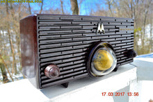 Charger l&#39;image dans la galerie, SOLD! - Nov 29, 2017 - ESPRESSO Mid Century Retro Jetsons 1957 Motorola 56H Turbine Tube AM Radio Marbled! - [product_type} - Motorola - Retro Radio Farm