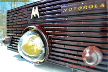 Charger l&#39;image dans la galerie, SOLD! - Nov 29, 2017 - ESPRESSO Mid Century Retro Jetsons 1957 Motorola 56H Turbine Tube AM Radio Marbled! - [product_type} - Motorola - Retro Radio Farm
