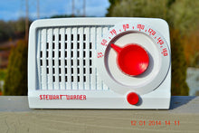 Charger l&#39;image dans la galerie, SOLD! - May 21, 2014 - BEAUTIFUL Retro Rare WHITE &amp; RED 1952 Stewart Warner 9160 Tube AM Radio WORKS! - [product_type} - Stewart Warner - Retro Radio Farm