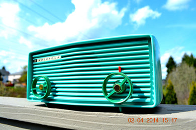 SOLD! - August 18, 2014. - BEAUTIFUL TURQUOISE Retro Jetsons 1957 Motorola 57R Tube AM Radio WORKS!