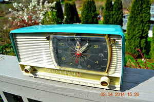 SOLD! - July 15, 2014 - BEAUTIFUL AQUA Retro Jetsons 1956 RCA Victor 9-C-71 Tube AM Clock Radio WORKS!