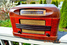 Charger l&#39;image dans la galerie, SOLD! - Sept 18, 2014 - BEAUTIFUL Wood Art Deco Retro 1946 Philco 46-132 AM Tube Farm Radio Works! - [product_type} - Philco - Retro Radio Farm