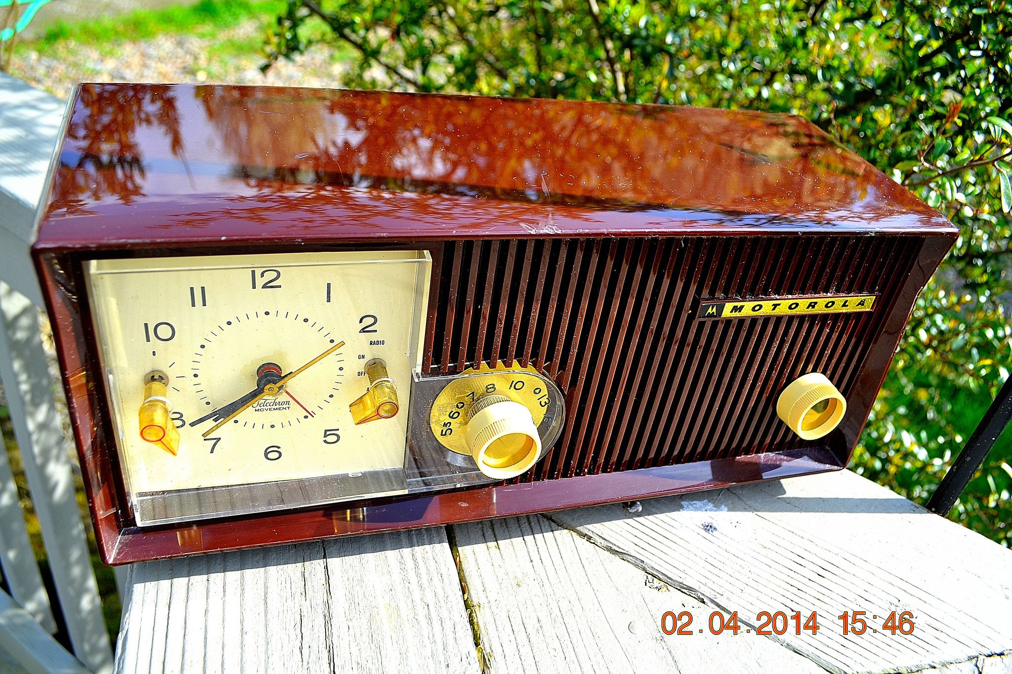 SOLD! - June 23, 2014 - BEAUTIFUL CHOCOLATE BROWN Retro Jetsons 1959 Motorola 5C22M Tube AM Clock Radio WORKS! - [product_type} - Motorola - Retro Radio Farm