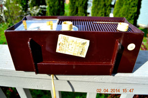 SOLD! - June 23, 2014 - BEAUTIFUL CHOCOLATE BROWN Retro Jetsons 1959 Motorola 5C22M Tube AM Clock Radio WORKS! - [product_type} - Motorola - Retro Radio Farm
