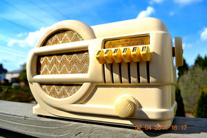 SOLD! - June 2, 2014 - BEAUTIFUL Art Deco 1939 Rabbit Belmont 519 Bakelite AM Tube Radio Works! - [product_type} - Belmont - Retro Radio Farm