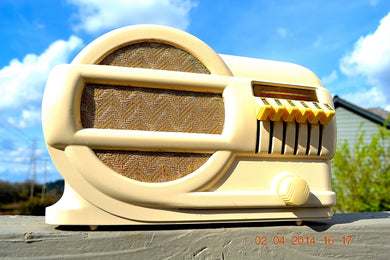 SOLD! - June 2, 2014 - BEAUTIFUL Art Deco 1939 Rabbit Belmont 519 Bakelite AM Tube Radio Works!