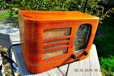SOLD! - Dec 12, 2014 - BEAUTIFUL Wood Art Deco Retro 1946 Detrola 212 AM Tube Radio Tuning Eye Works!