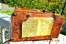 Load image into Gallery viewer, SOLD! - Dec 12, 2014 - BEAUTIFUL Wood Art Deco Retro 1946 Detrola 212 AM Tube Radio Tuning Eye Works! - [product_type} - Detrola - Retro Radio Farm