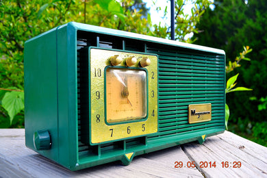 SOLD! - July 28, 2014 - KELLY GREEN Retro Space Age 1959 Magnavox AM20 Tube AM Clock Radio WORKS!