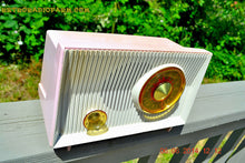 Charger l&#39;image dans la galerie, SOLD! - June 12, 2014 - PINK AND WHITE Atomic Age Vintage 1959 RCA Victor Model X-2EF Tube AM Radio WORKS! - [product_type} - RCA Victor - Retro Radio Farm